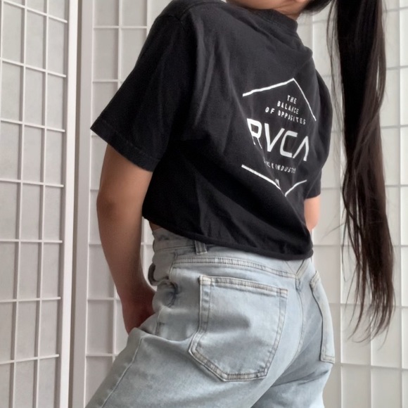 rvca cropped black t-shirt - Picture 4 of 8